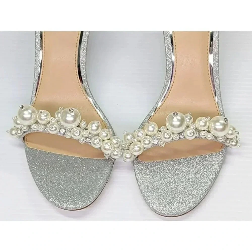 Jewel Badgley Mischka Laurence Women's Silver Wedge Heel Size 8 M (MSRP $119)
